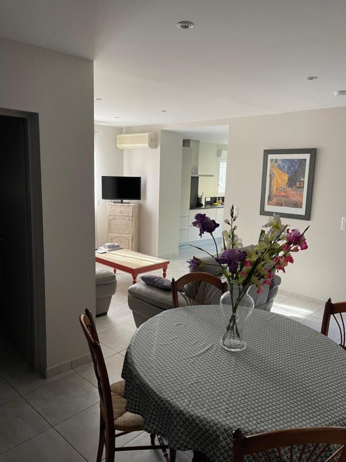 Petite Maison Pres Du Centre LʼIsle-sur-la-Sorgue Eksteriør bilde