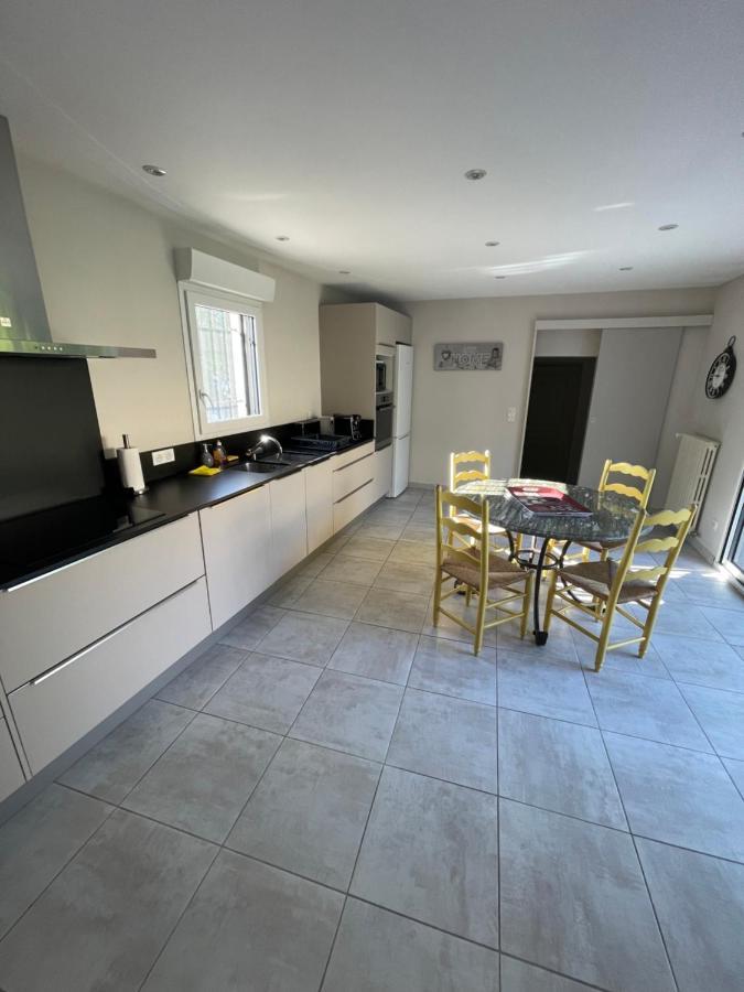 Petite Maison Pres Du Centre LʼIsle-sur-la-Sorgue Eksteriør bilde